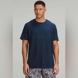 Lululemon Metal Vent Tech Short-Sleeve Shirt navy blue. Men’s size large.